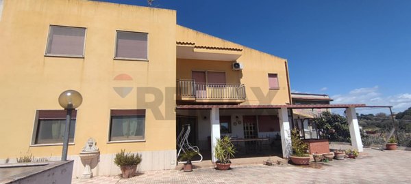 casa indipendente in vendita a Caltagirone in zona Signore del Soccorso