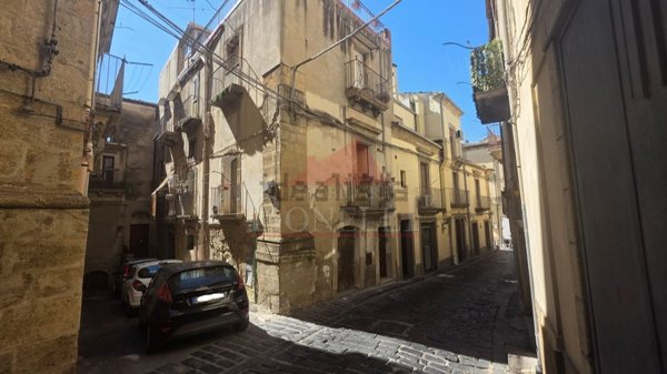 appartamento in vendita a Caltagirone in zona Signore del Soccorso