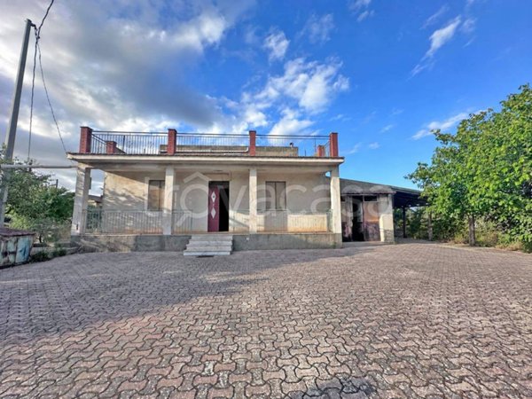 casa indipendente in vendita a Caltagirone