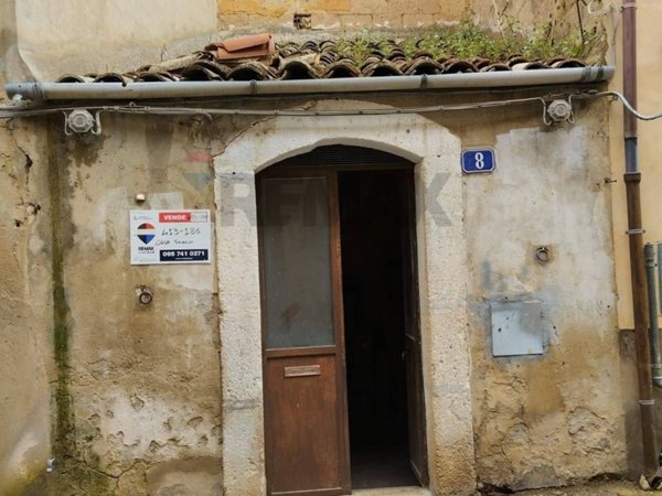 casa indipendente in vendita a Caltagirone in zona Signore del Soccorso