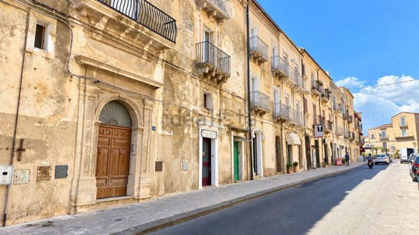 appartamento in vendita a Caltagirone in zona Signore del Soccorso