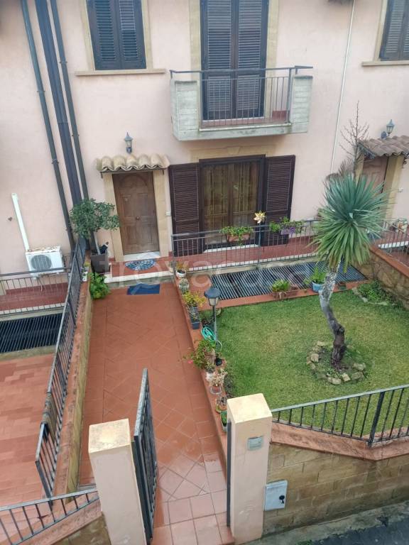 casa indipendente in vendita a Caltagirone