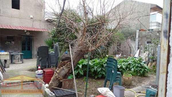appartamento in vendita a Camporotondo Etneo in zona Centro Storico
