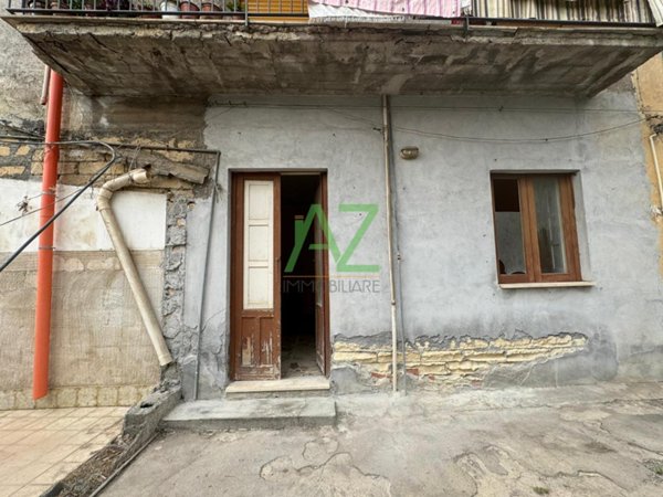 casa indipendente in vendita a Camporotondo Etneo in zona Piano Tavola