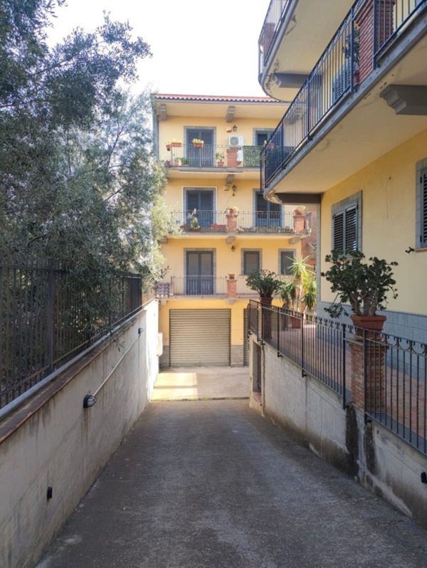 appartamento in vendita a Camporotondo Etneo in zona Piano Tavola