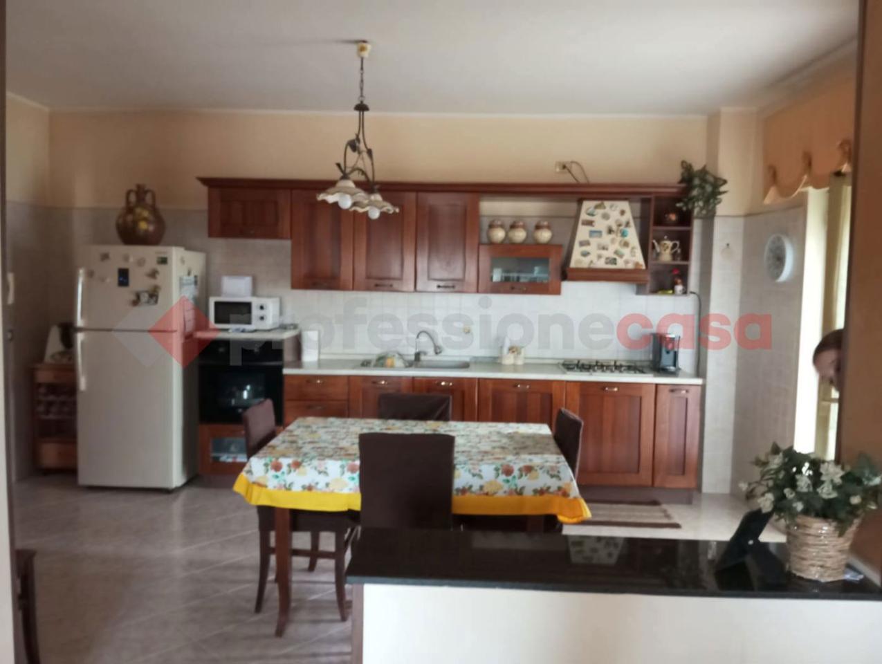 appartamento in vendita a Camporotondo Etneo