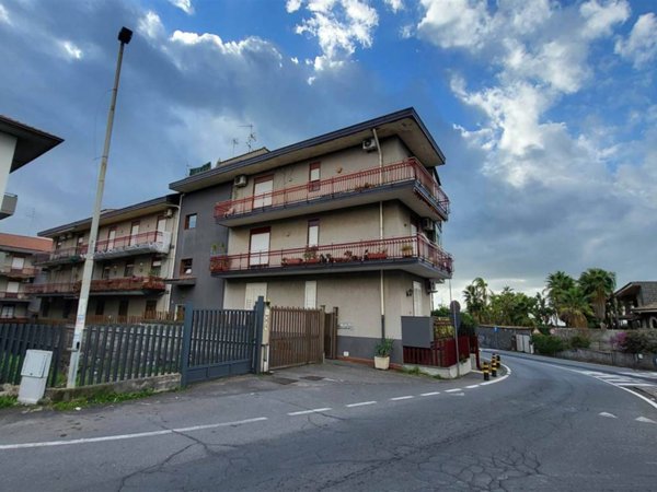 appartamento in vendita a Camporotondo Etneo