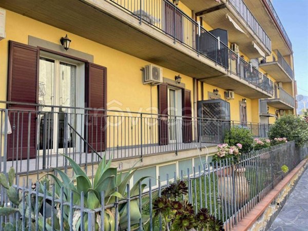 appartamento in vendita a Camporotondo Etneo