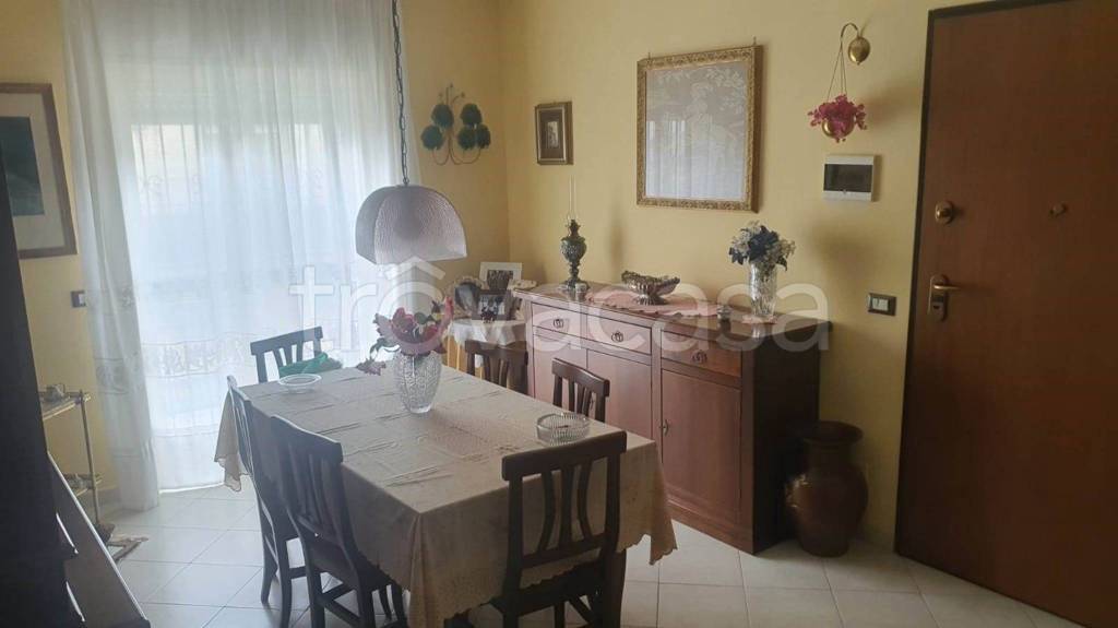 appartamento in vendita a Camporotondo Etneo in zona Centro Storico