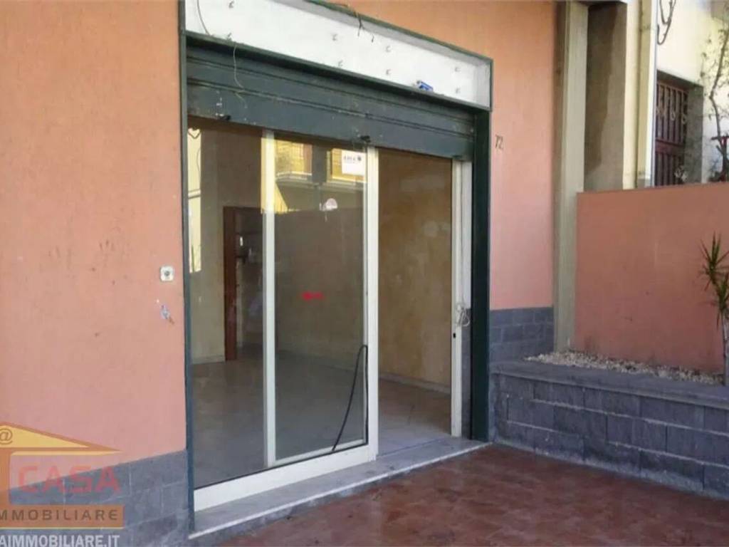 negozio in vendita a Camporotondo Etneo