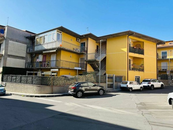 appartamento in vendita a Camporotondo Etneo