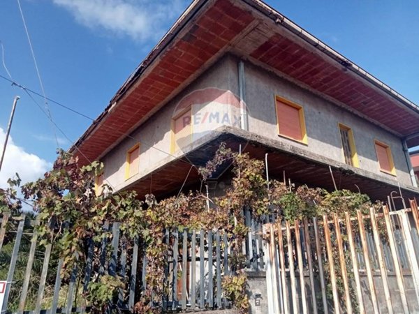 casa indipendente in vendita a Camporotondo Etneo