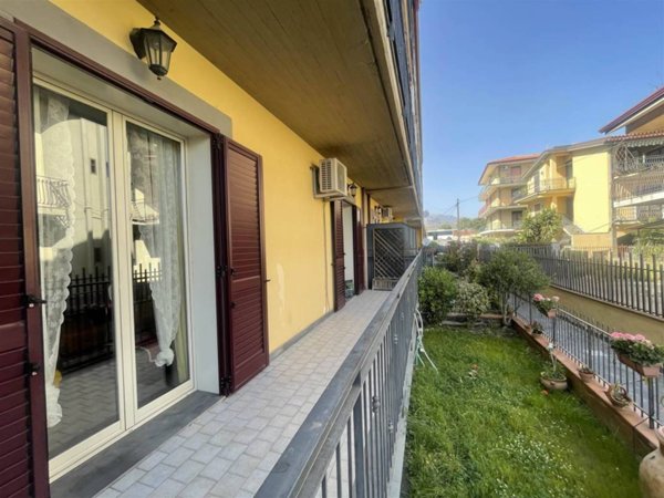 appartamento in vendita a Camporotondo Etneo