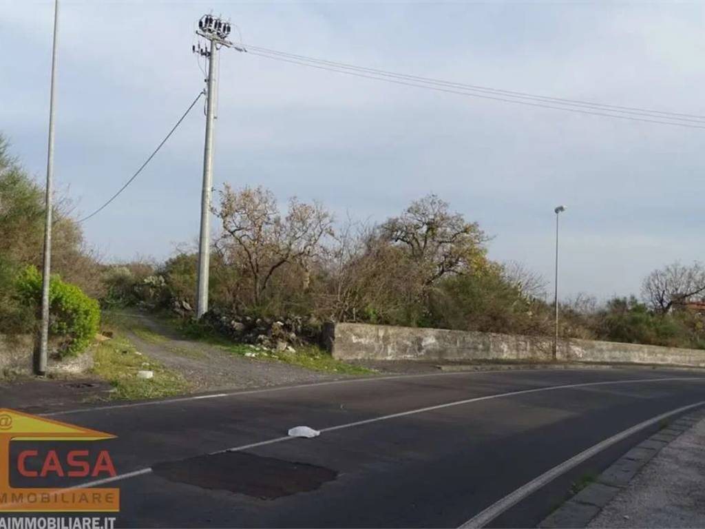 terreno agricolo in vendita a Camporotondo Etneo in zona Villaggio Sant'Antonio