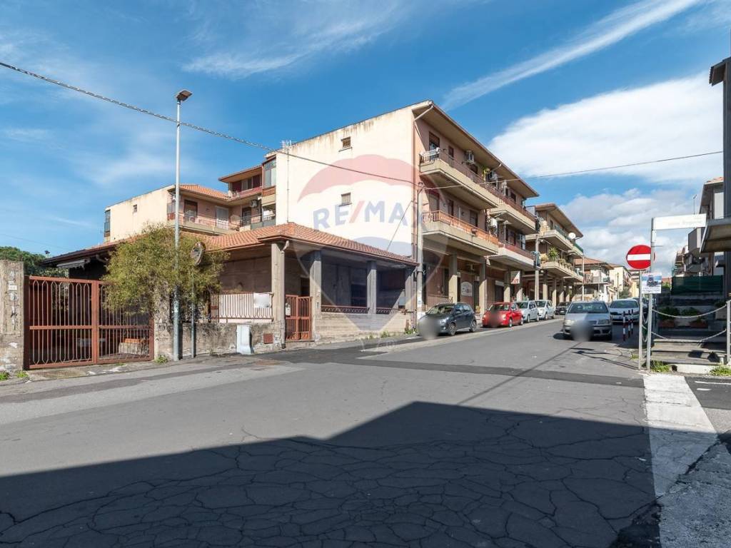 casa indipendente in vendita a Camporotondo Etneo