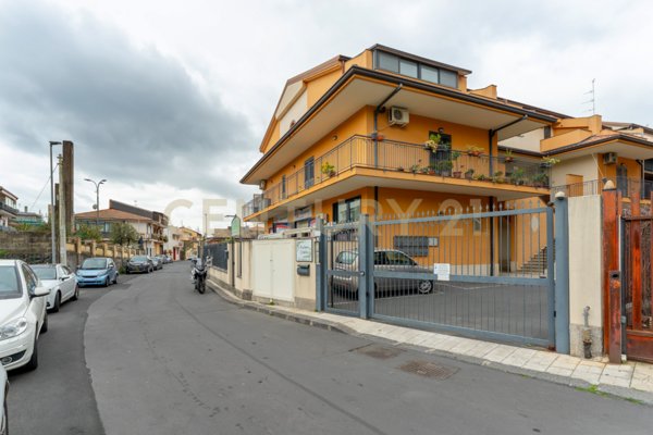 appartamento in vendita a Camporotondo Etneo