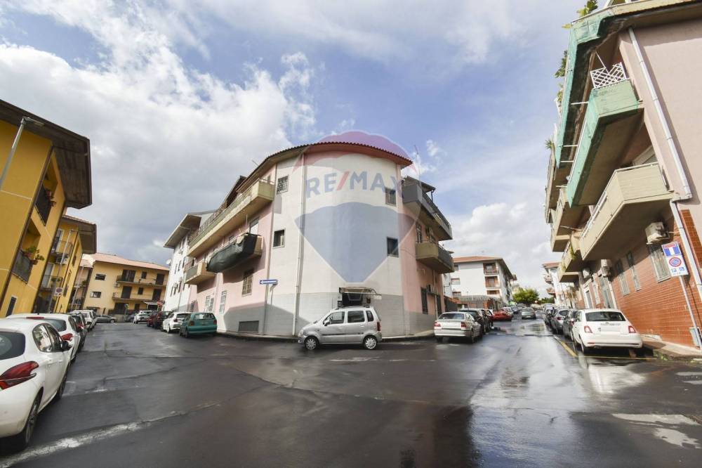 appartamento in vendita a Camporotondo Etneo