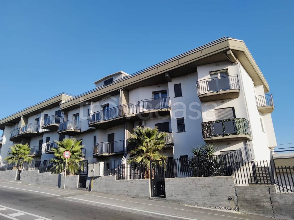 appartamento in vendita a Camporotondo Etneo