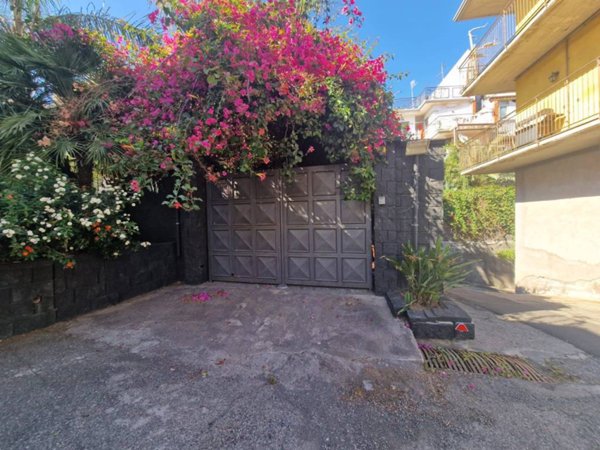 casa indipendente in vendita a Camporotondo Etneo in zona Piano Tavola