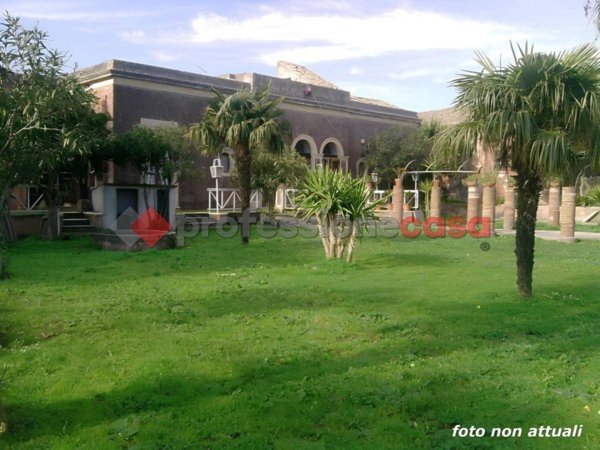 intera palazzina in vendita a Camporotondo Etneo