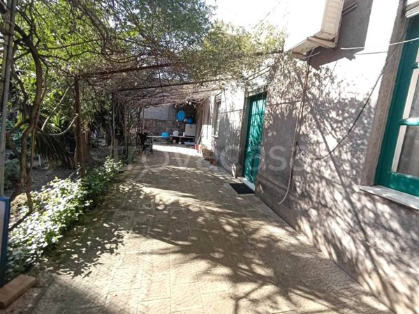 casa indipendente in vendita a Camporotondo Etneo in zona Centro Storico