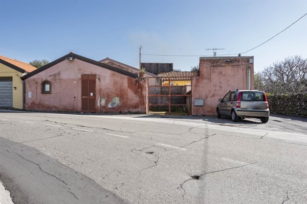 casa indipendente in vendita a Camporotondo Etneo