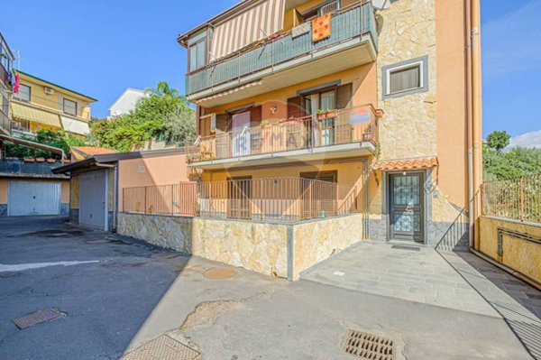 appartamento in vendita a Camporotondo Etneo