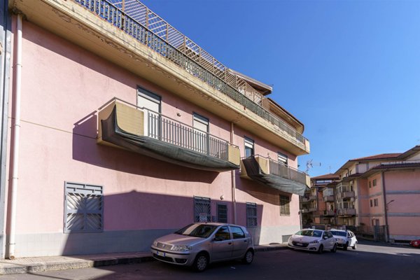 appartamento in vendita a Camporotondo Etneo