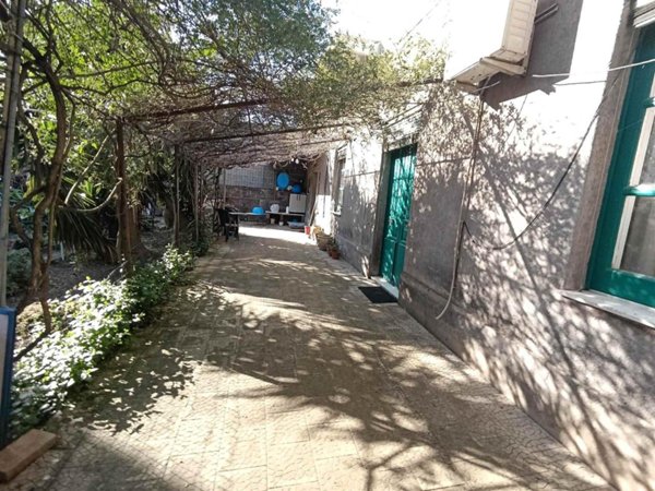 casa indipendente in vendita a Camporotondo Etneo in zona Centro Storico