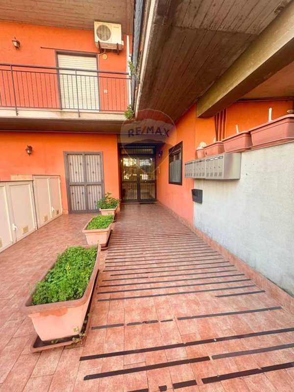 appartamento in vendita a Camporotondo Etneo in zona Centro Storico