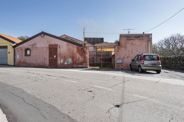 casa indipendente in vendita a Camporotondo Etneo
