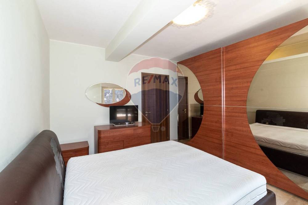 appartamento in vendita a Camporotondo Etneo in zona Centro Storico