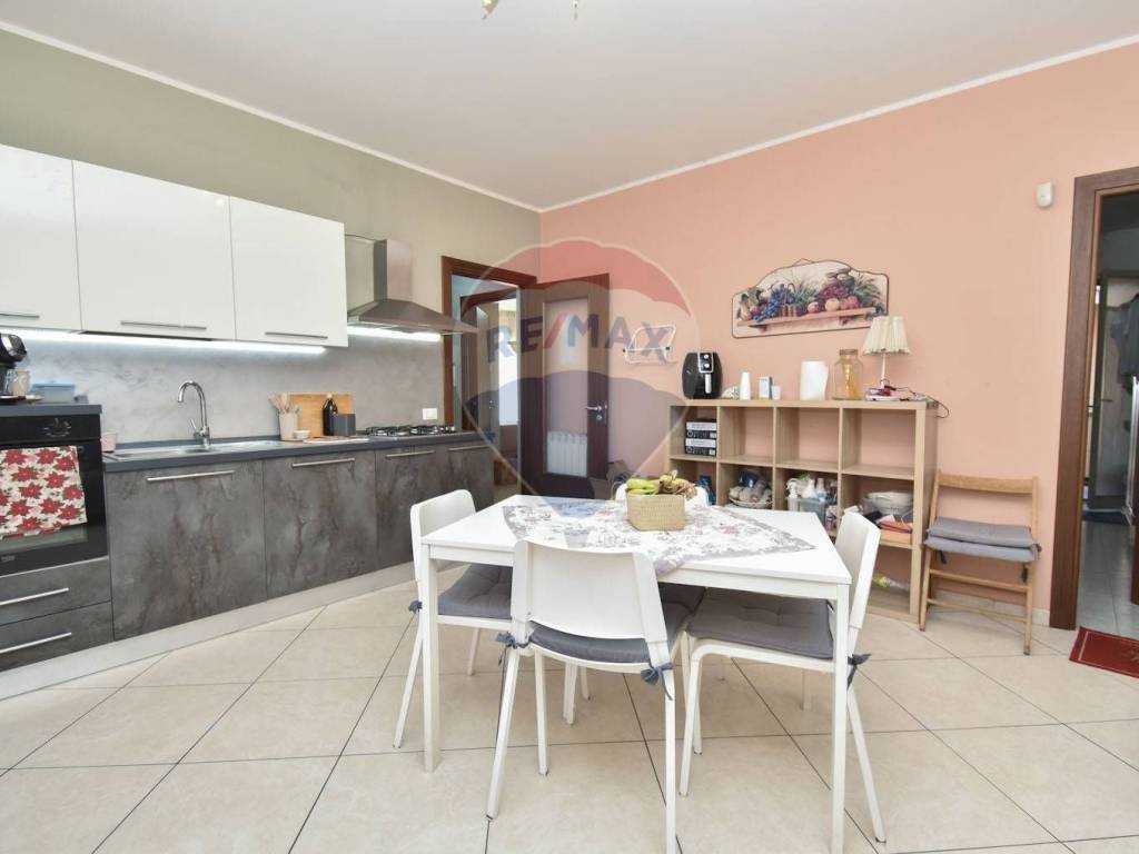 appartamento in vendita a Camporotondo Etneo