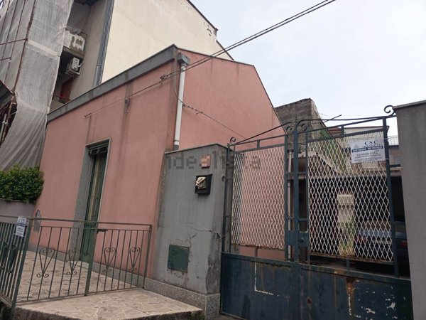 casa indipendente in vendita a Camporotondo Etneo