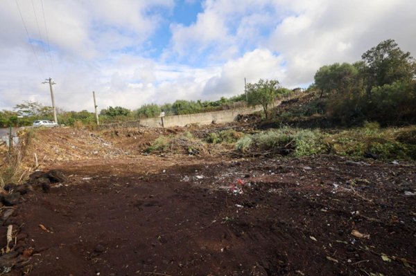 negozio in vendita a Camporotondo Etneo