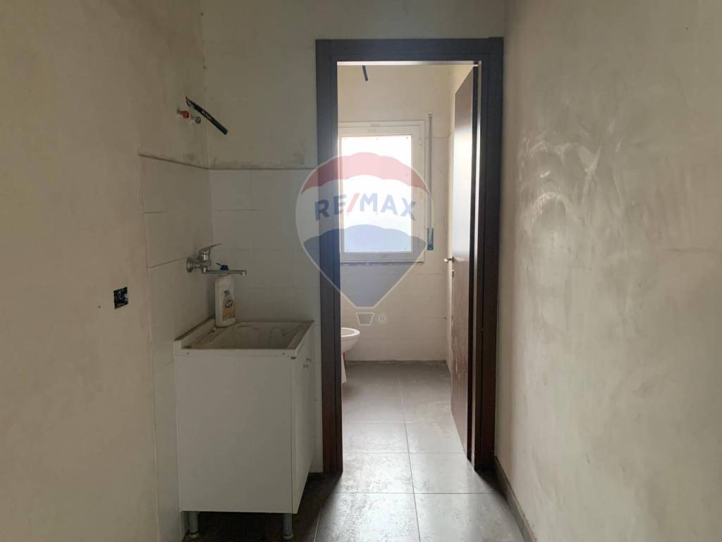 negozio in vendita a Camporotondo Etneo
