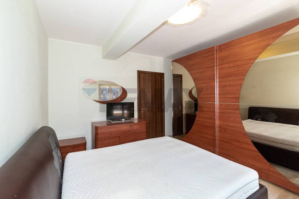 appartamento in vendita a Camporotondo Etneo in zona Centro Storico