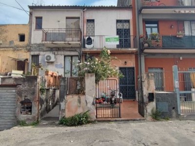 casa indipendente in vendita a Camporotondo Etneo