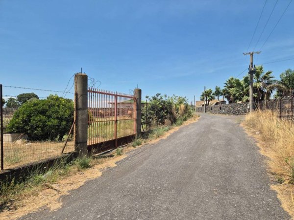 terreno agricolo in vendita a Camporotondo Etneo