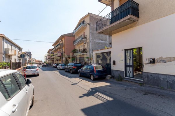 casa indipendente in vendita a Camporotondo Etneo in zona Centro Storico