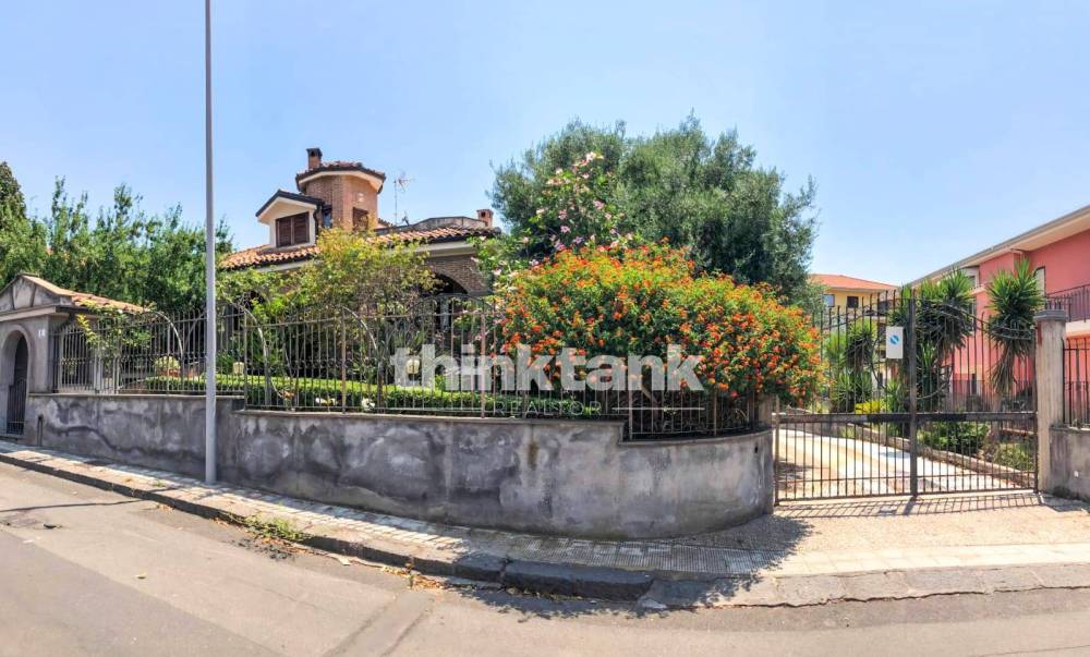 casa indipendente in vendita a Camporotondo Etneo