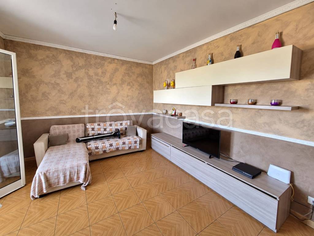 appartamento in vendita a Camporotondo Etneo in zona Centro Storico
