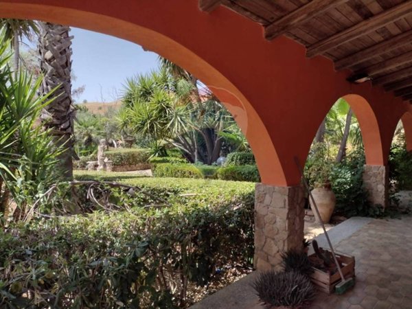 casa indipendente in vendita a Camporotondo Etneo