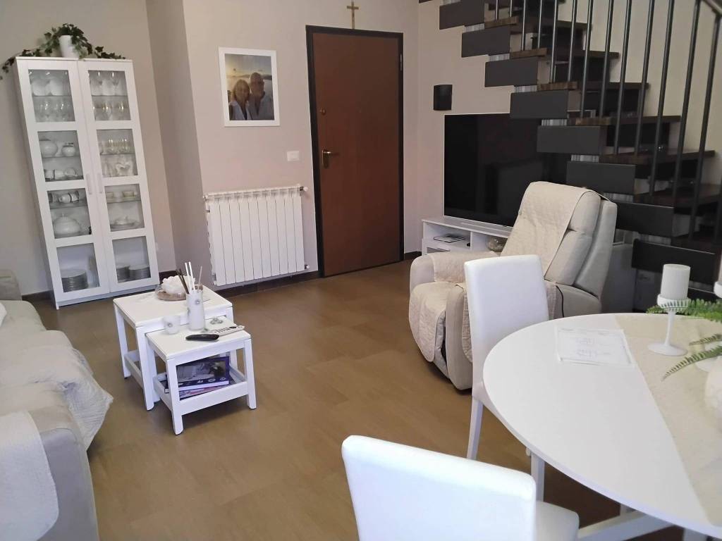 appartamento in vendita a Camporotondo Etneo in zona Piano Tavola