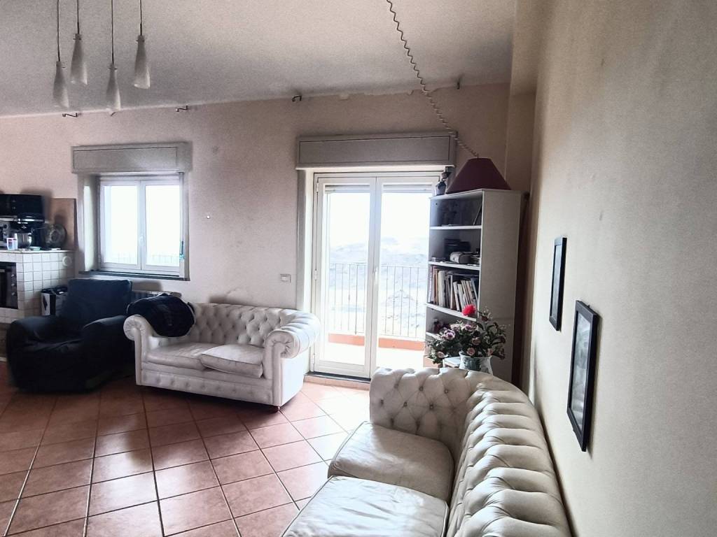 appartamento in vendita a Camporotondo Etneo
