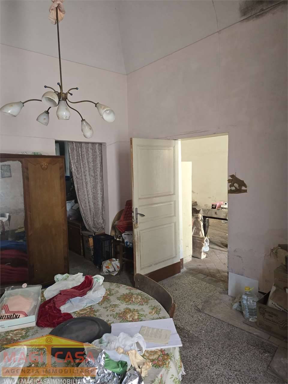 casa indipendente in vendita a Camporotondo Etneo in zona Centro Storico