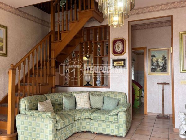 appartamento in vendita a Camporotondo Etneo