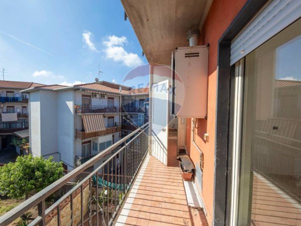 appartamento in vendita a Camporotondo Etneo in zona Centro Storico