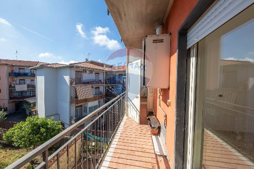 appartamento in vendita a Camporotondo Etneo in zona Centro Storico