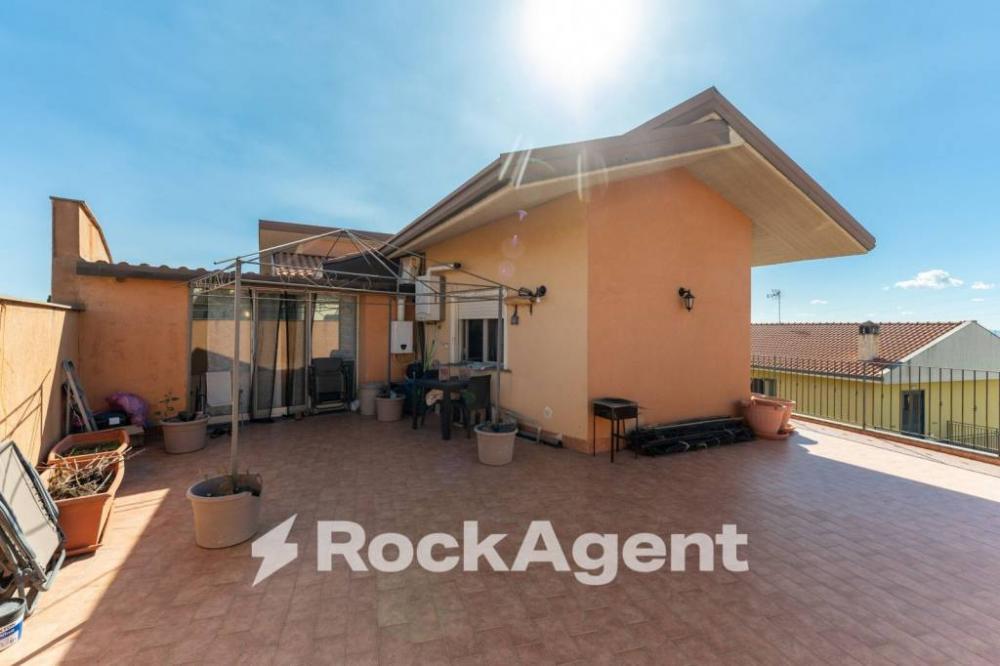 appartamento in vendita a Camporotondo Etneo in zona Centro Storico